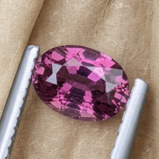 Natural Pinkish Purple Spinel 1.26 Ct – Unheated VVS Oval Gemstone from Rakwana, Sri Lanka