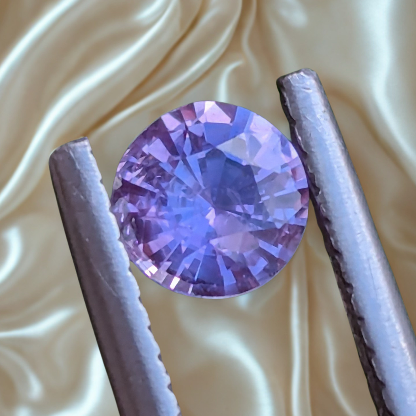 Natural Ceylon Lavender Sapphire – 0.60 Ct Round 5.2mm | Heated | Eye Clean | Rakwana, Sri Lanka