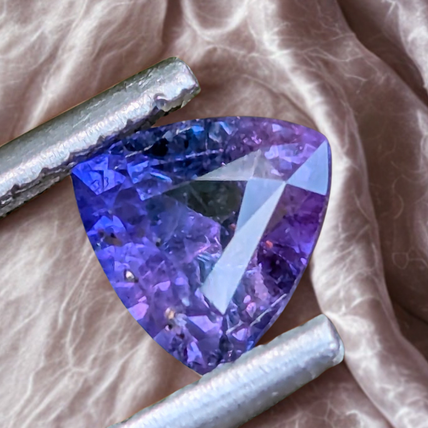 Natural Unheated Bi-Colour Sapphire 0.70 Ct | Fancy Pentagon Cut | Ceylon Gemstone