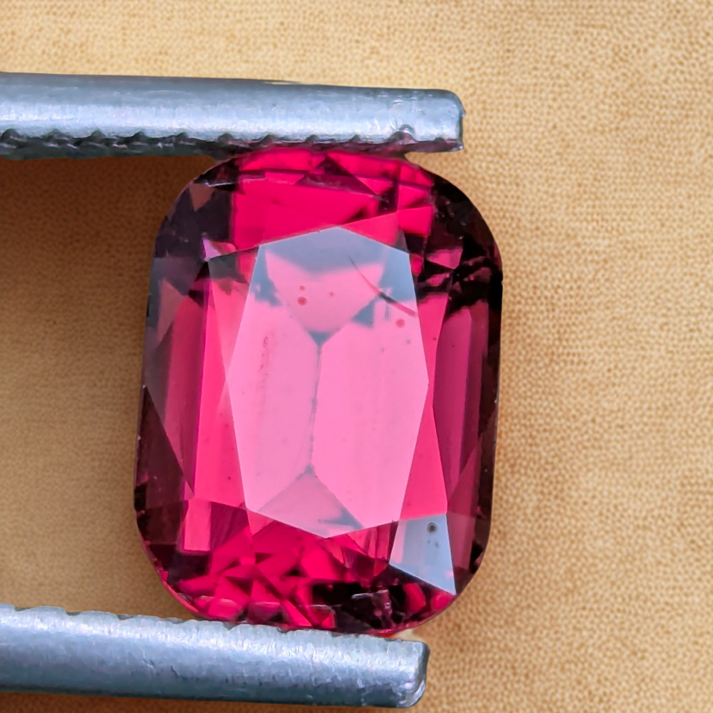 Natural Rhodolite Garnet 3.15 Ct | VVS | Elahara Sri Lanka