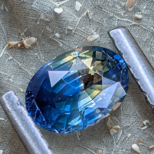 Natural Bi-Colour Ceylon Sapphire 0.83 ct