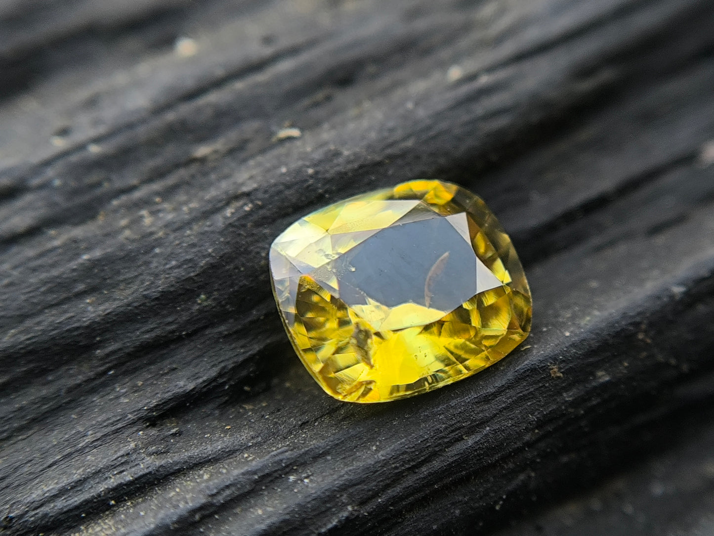 Natural Chrysoberyl 1.15ct – Untreated Yellowish Green VS | Ceylon Origin