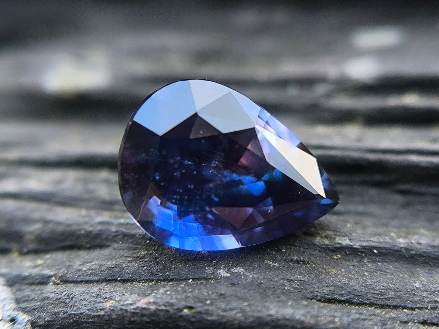 Natural Bi-Colour Sapphire – 1.10ct VVS Unheated (Sri Lanka)