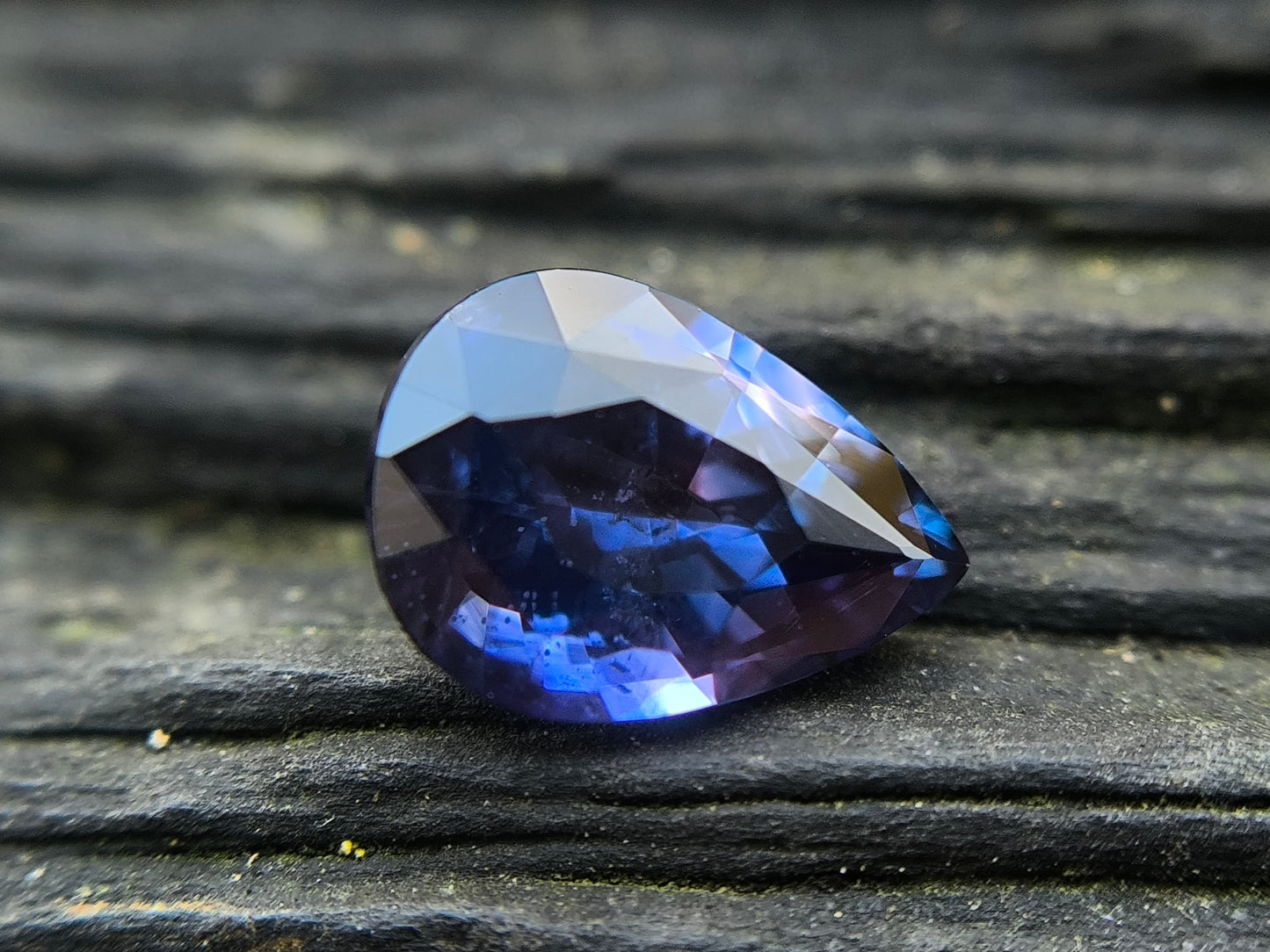 Natural Bi-Colour Sapphire – 1.10ct VVS Unheated (Sri Lanka)