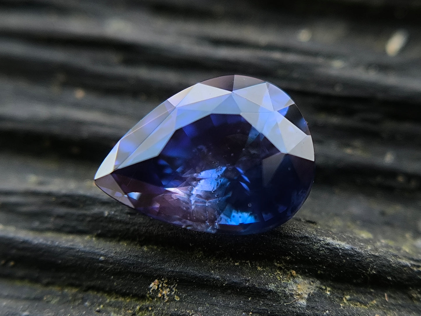 Natural Bi-Colour Sapphire – 1.10ct VVS Unheated (Sri Lanka)