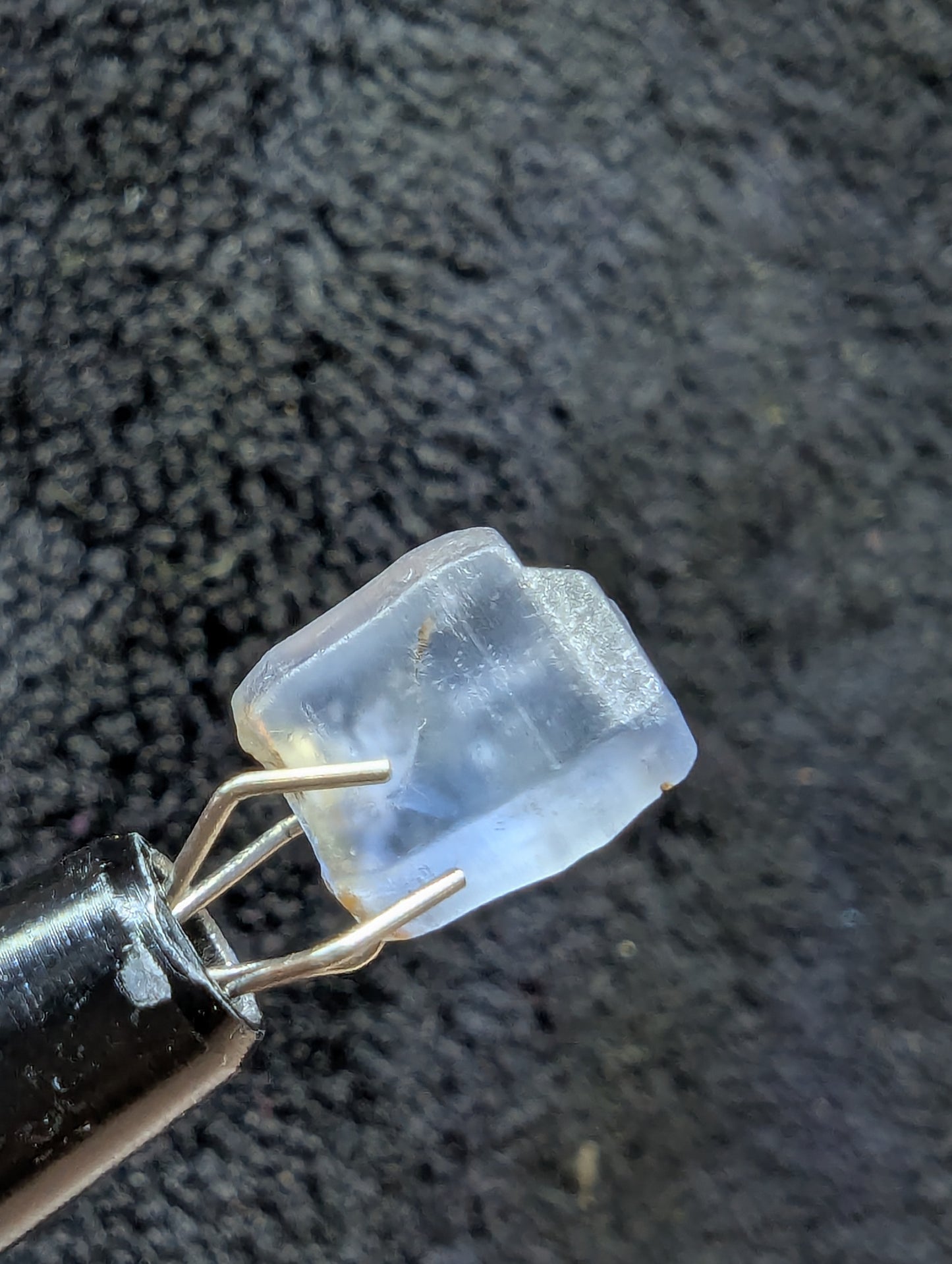 Natural Pale Blue Sapphire Crystal – 3.56 ct | Raw Ceylon Sapphire