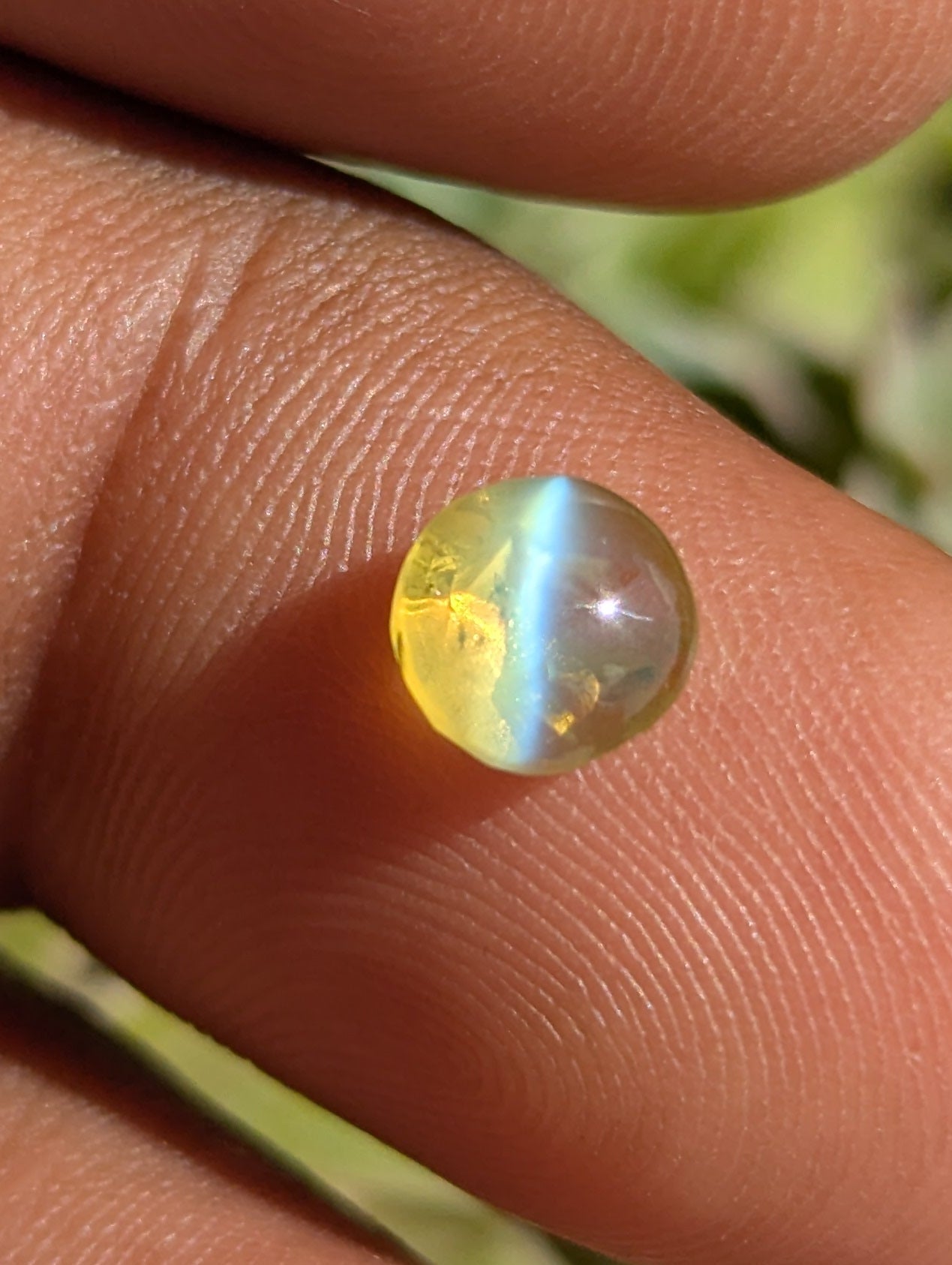 Natural Chrysoberyl Cat’s Eye 1.47ct Round 6mm – Clean Stone with Sharp Eye Effect