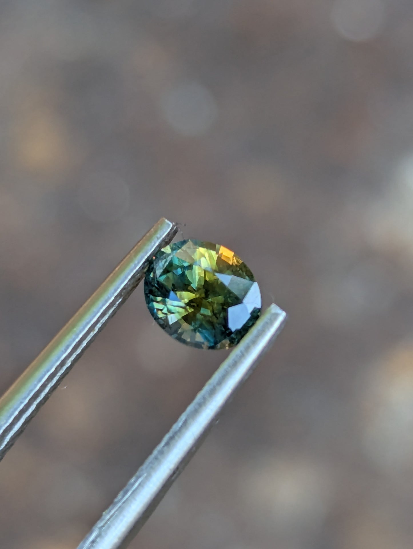 Natural Bicolour Sapphire 0.94ct VVS Heated | 6×5mm Oval Loose Gemstone | Ceylon Two Tone Sapphire