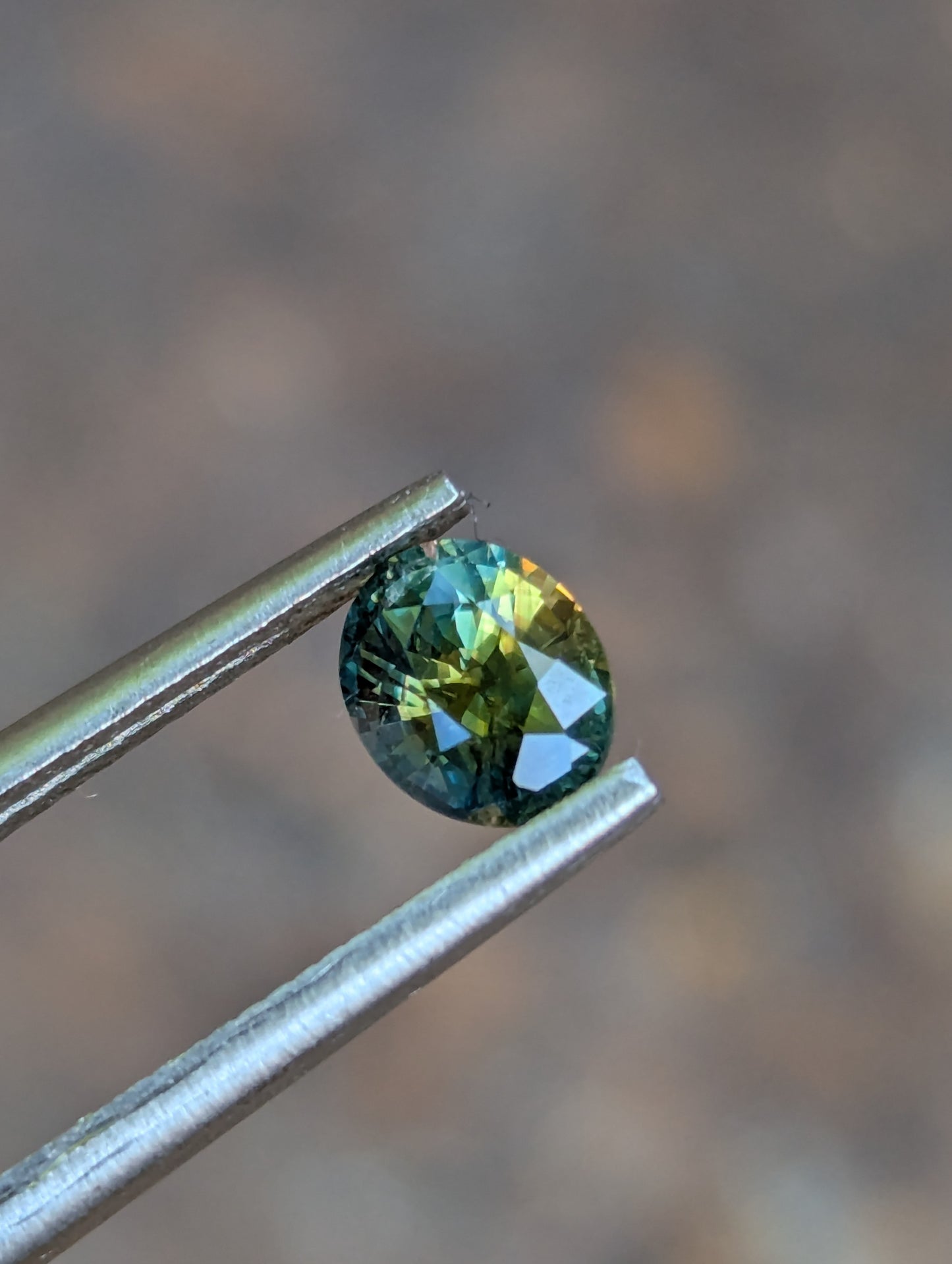 Natural Bicolour Sapphire 0.94ct VVS Heated | 6×5mm Oval Loose Gemstone | Ceylon Two Tone Sapphire