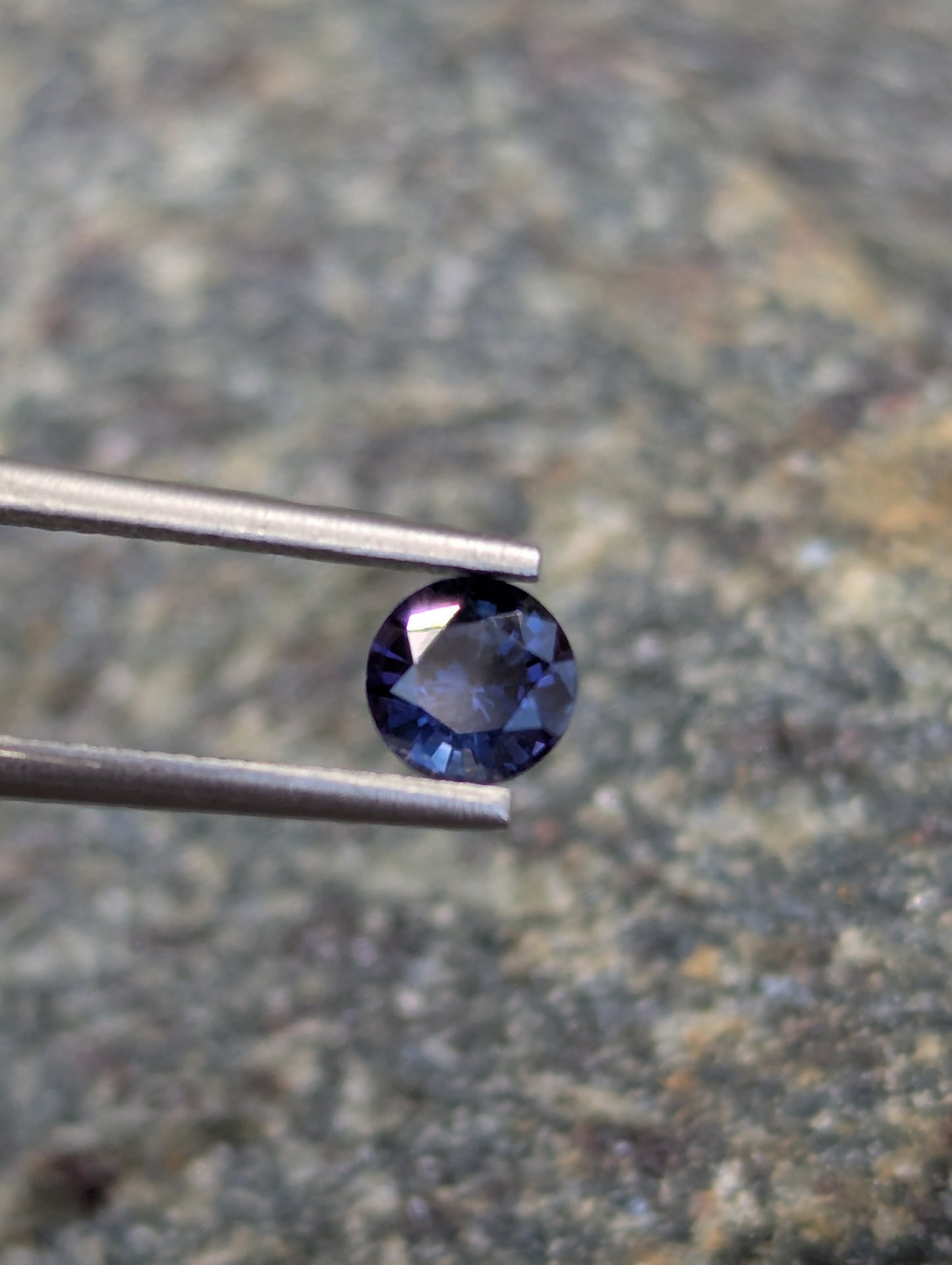 Natural Blue Sapphire 0.68 ct Round Cut 5.2 mm – Heated Ceylon Sapphire | Clean Loose Gemstone