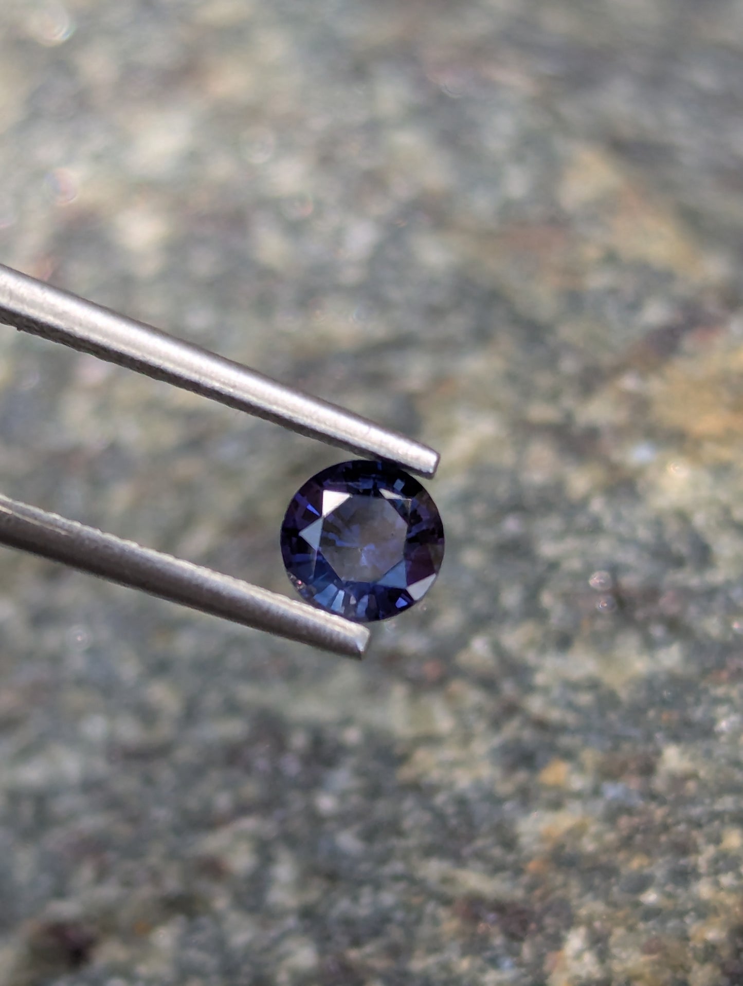 Natural Blue Sapphire 0.68 ct Round Cut 5.2 mm – Heated Ceylon Sapphire | Clean Loose Gemstone