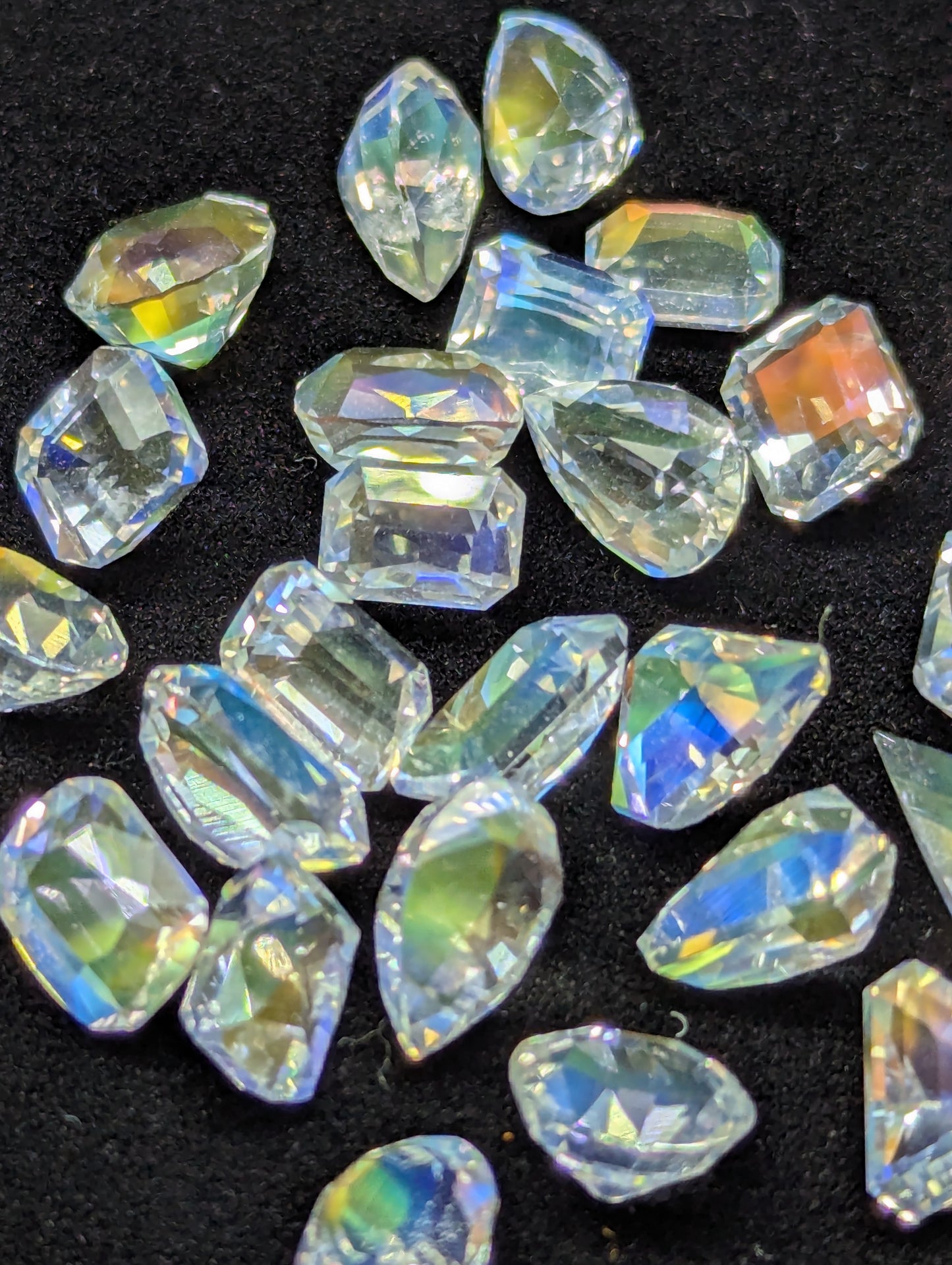 Natural Rainbow Moonstone Parcel – 25.65ct (25pcs) Clean Eye Clean Madagascar
