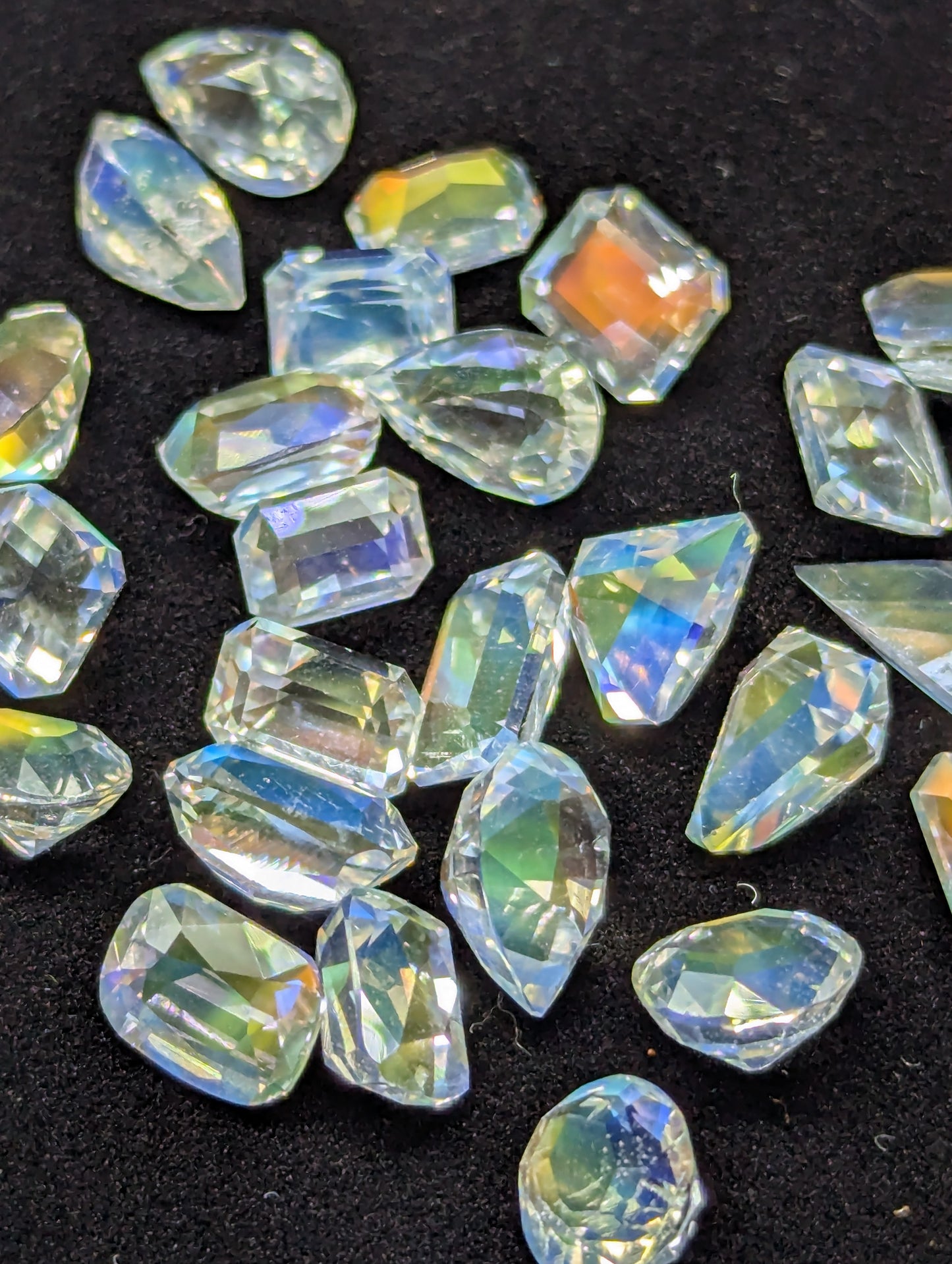 Natural Rainbow Moonstone Parcel – 25.65ct (25pcs) Clean Eye Clean Madagascar