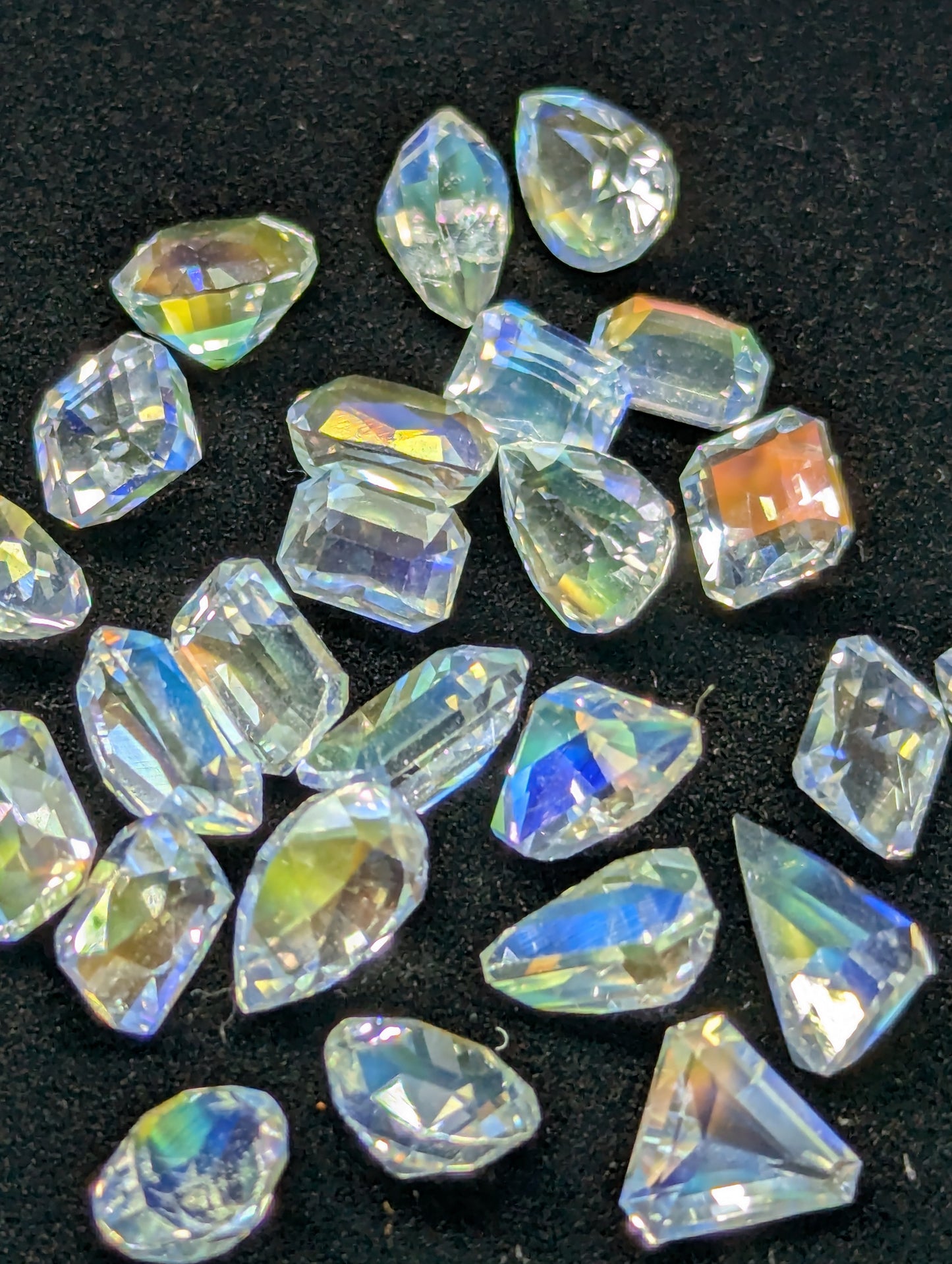 Natural Rainbow Moonstone Parcel – 25.65ct (25pcs) Clean Eye Clean Madagascar