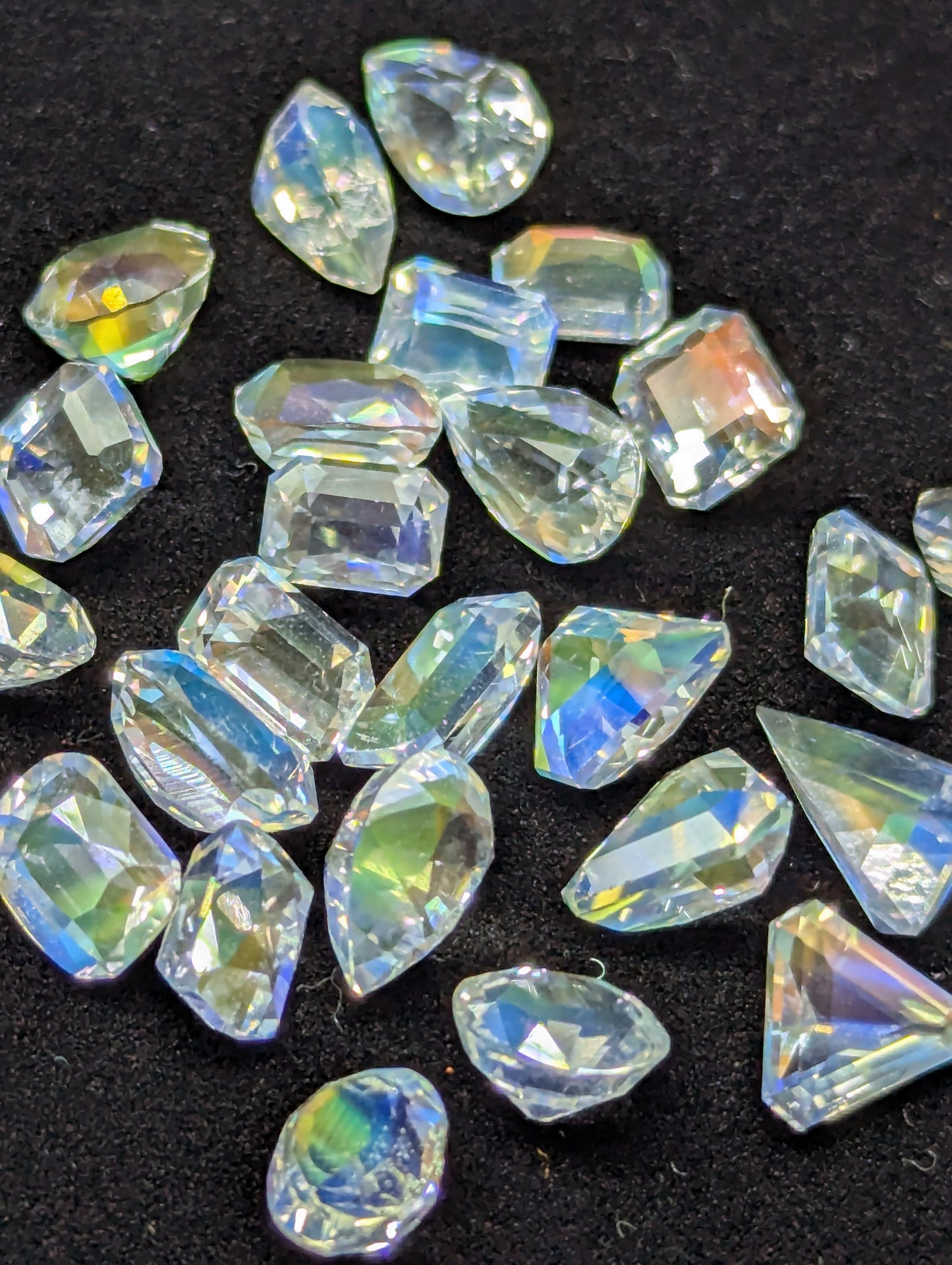 Natural Rainbow Moonstone Parcel – 25.65ct (25pcs) Clean Eye Clean Madagascar