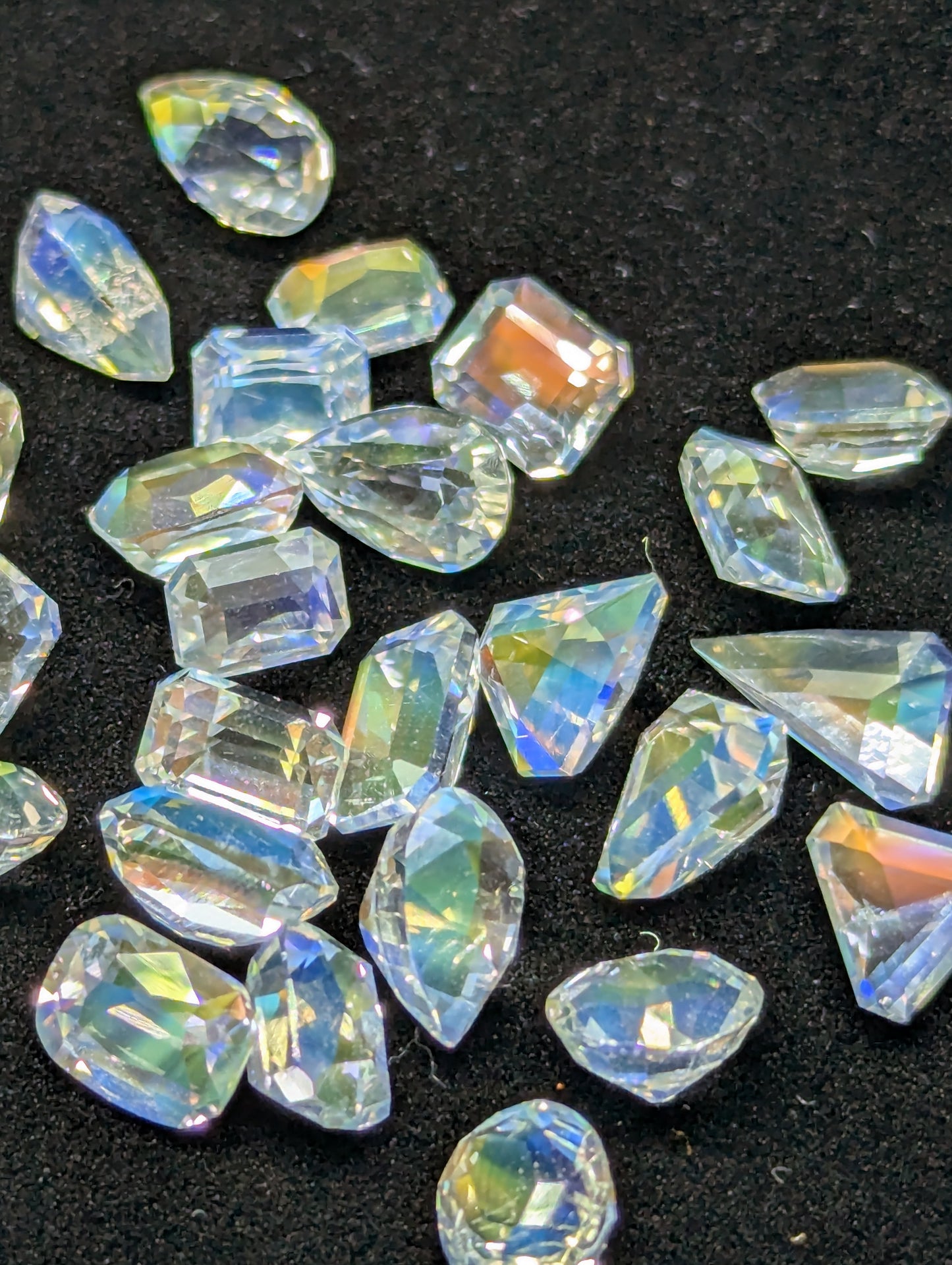 Natural Rainbow Moonstone Parcel – 25.65ct (25pcs) Clean Eye Clean Madagascar
