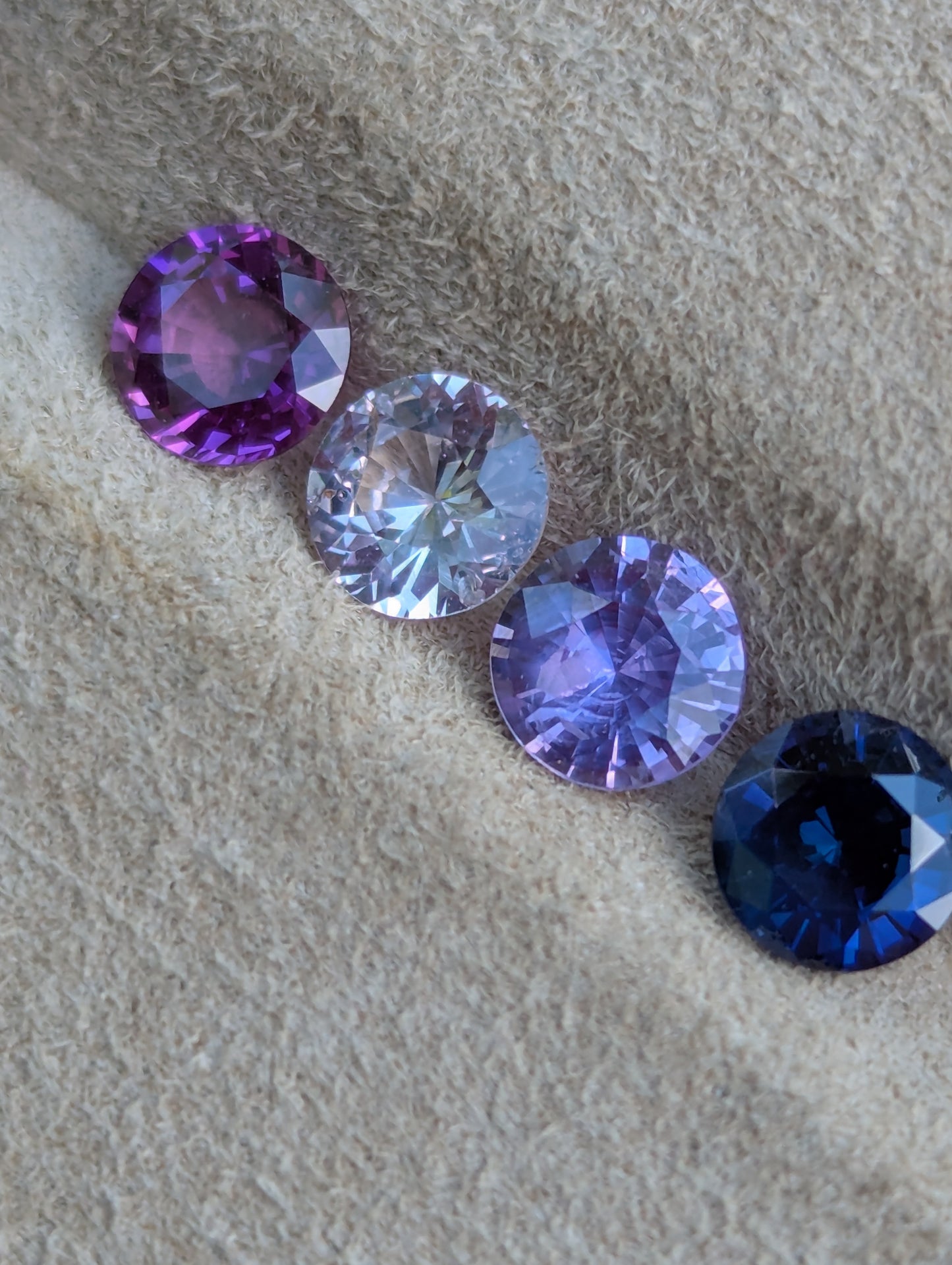 Natural Round Sapphire Parcel 2.14ct – 5mm VVS Heated & Unheated Mix – Sri Lanka