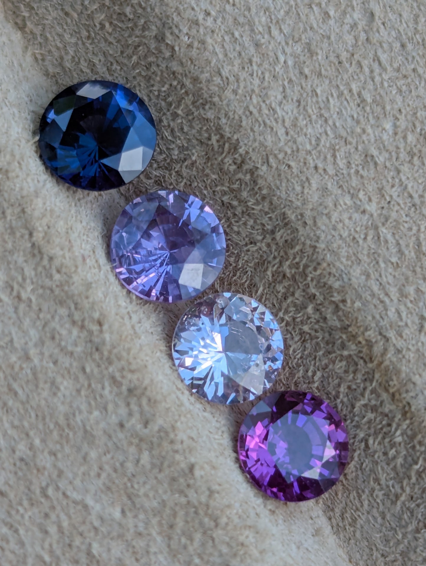 Natural Round Sapphire Parcel 2.14ct – 5mm VVS Heated & Unheated Mix – Sri Lanka