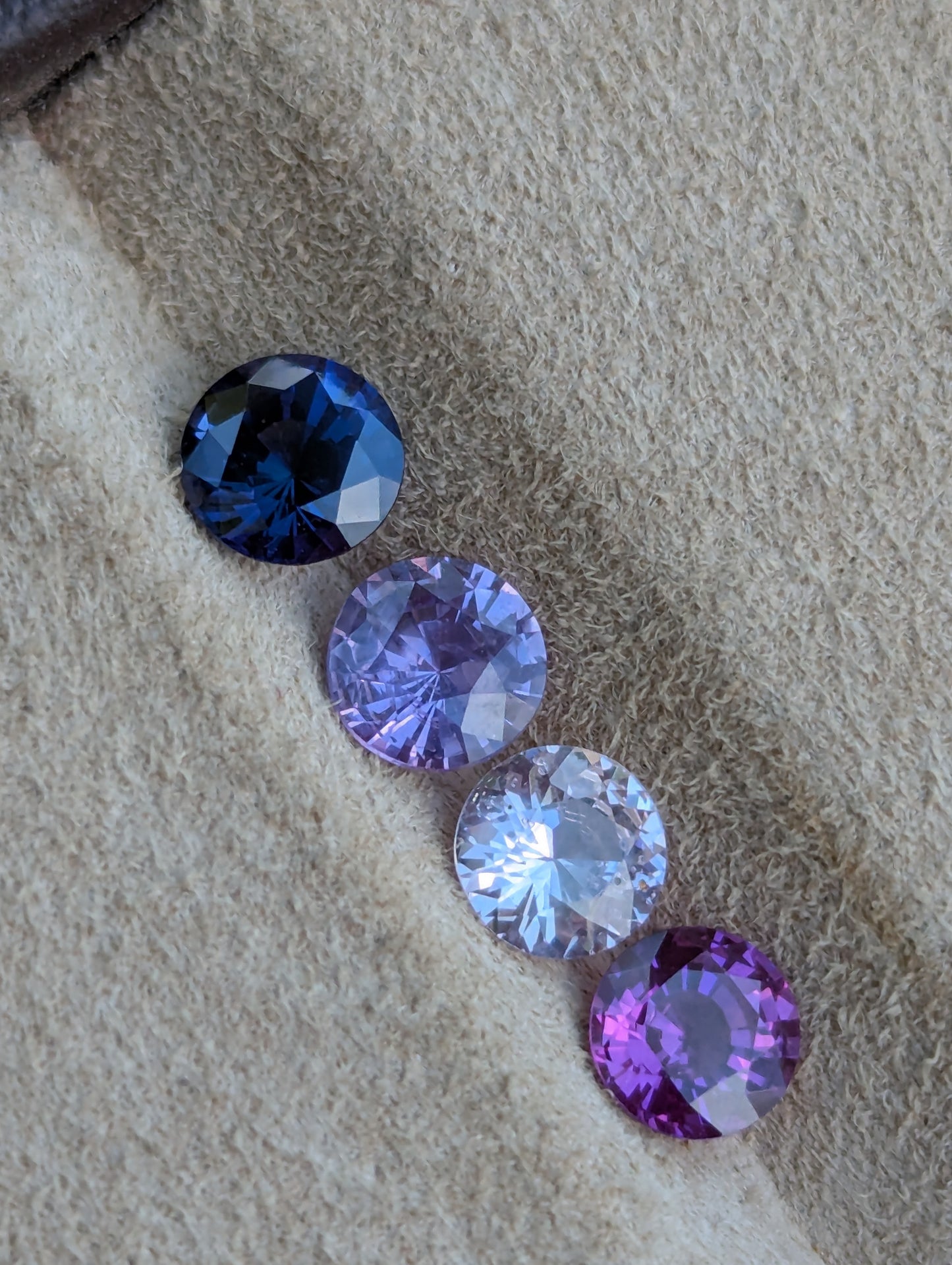 Natural Round Sapphire Parcel 2.14ct – 5mm VVS Heated & Unheated Mix – Sri Lanka