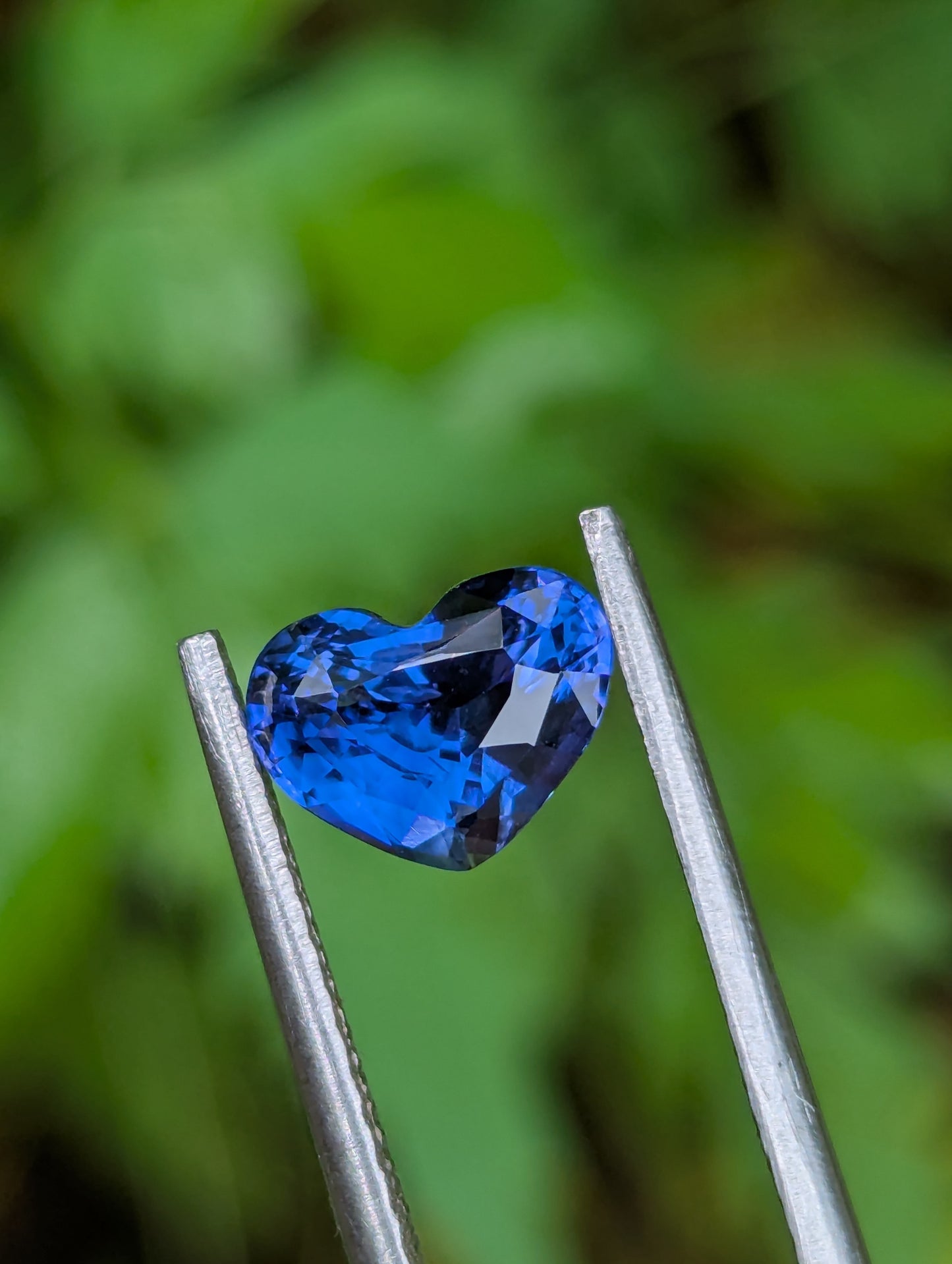 Natural Royal Blue Heart Sapphire weighing 2.22ct with a nice blue sapphire,
