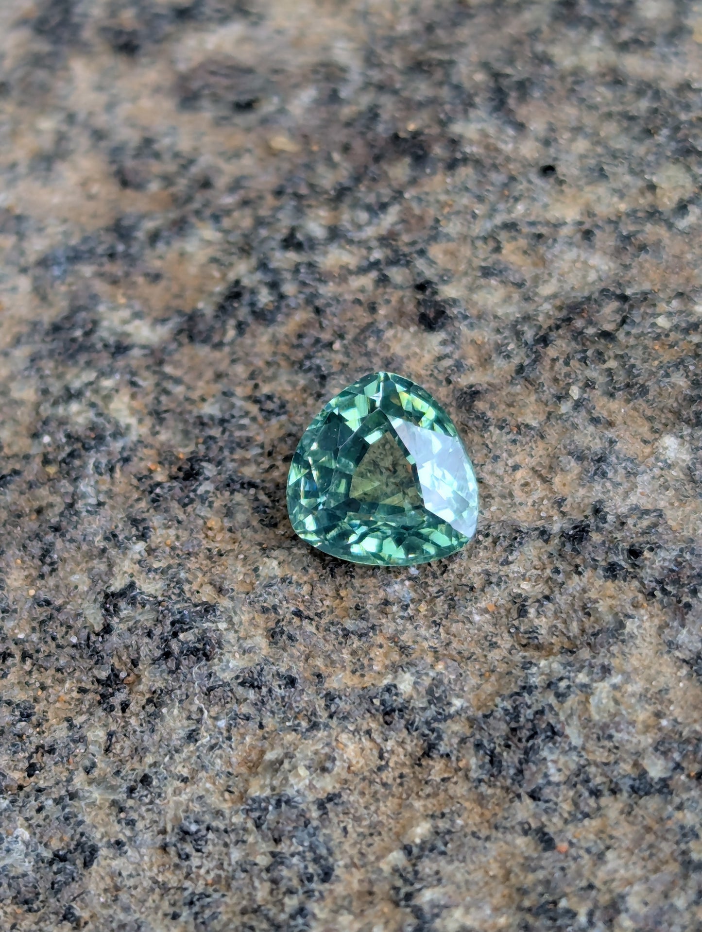 Natural Green Zircon 1.28ct Trillion Cut | VVS Clarity | Unheated Ceylon Gemstone | 6.5mm Loose Gem for Custom Jewelry