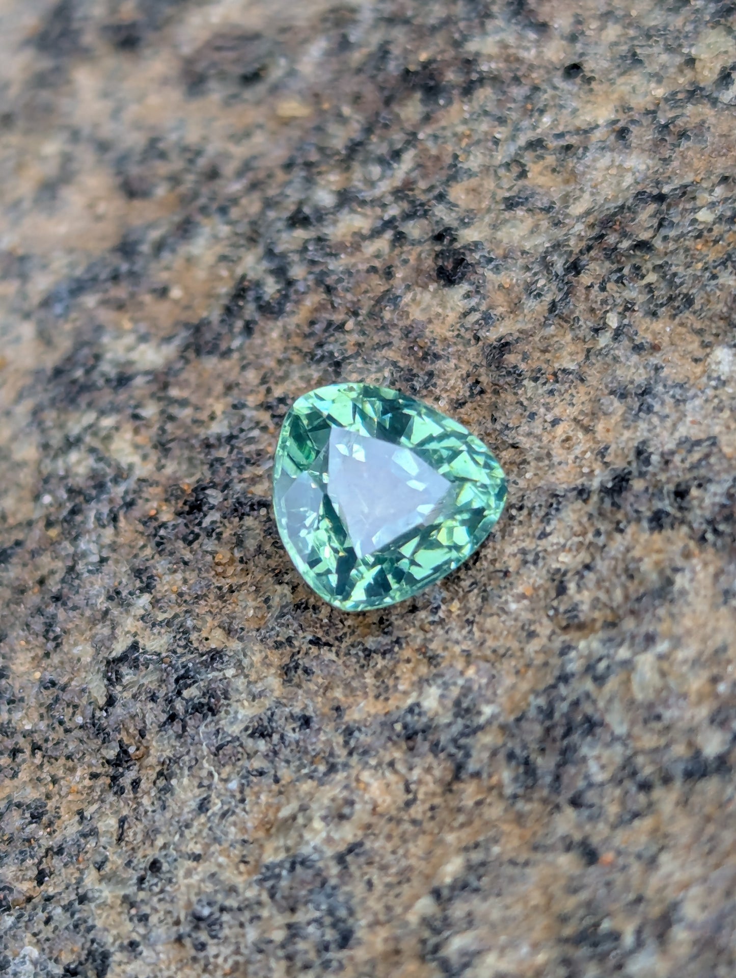 Natural Green Zircon 1.28ct Trillion Cut | VVS Clarity | Unheated Ceylon Gemstone | 6.5mm Loose Gem for Custom Jewelry