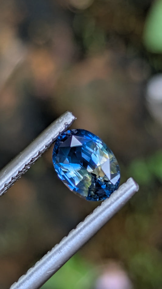 Natural Bi-Colour Ceylon Sapphire 0.83 ct