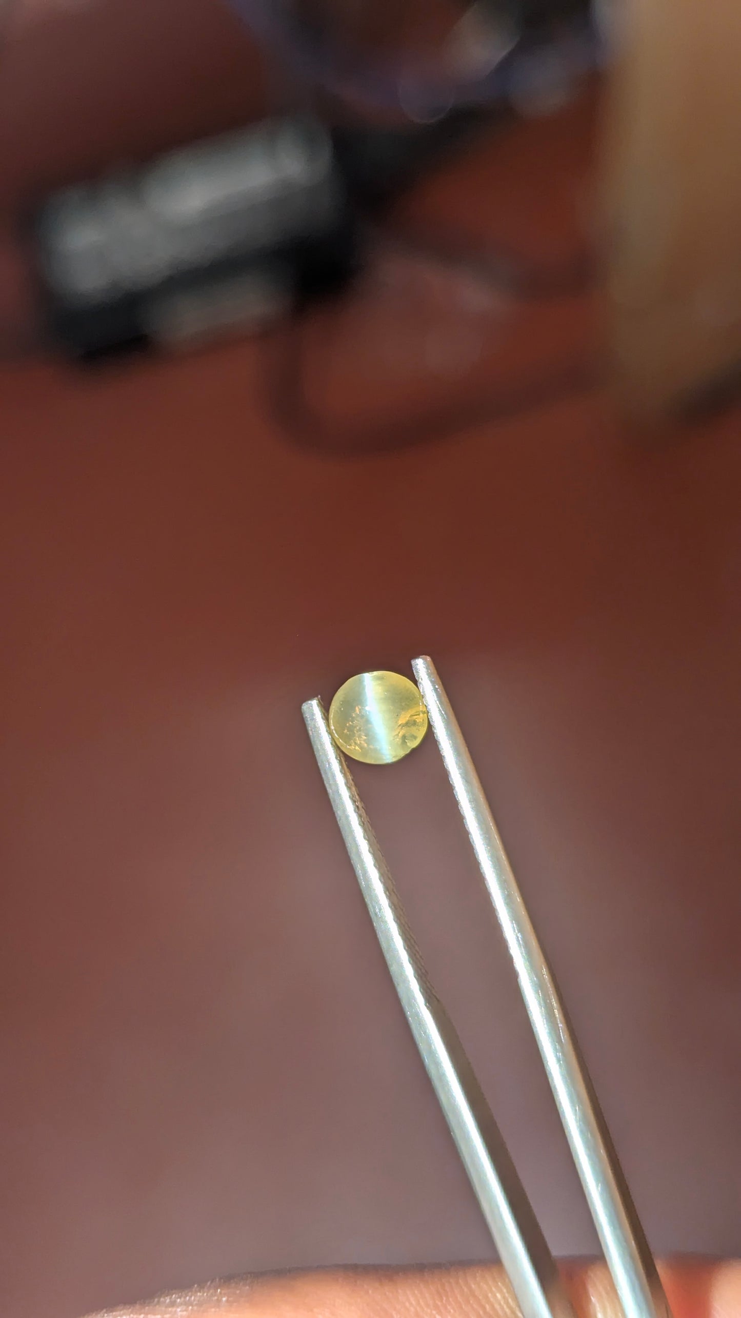 Natural Chrysoberyl Cat's Eye 0.94 Ct | Sharp Chatoyancy | Sri Lanka