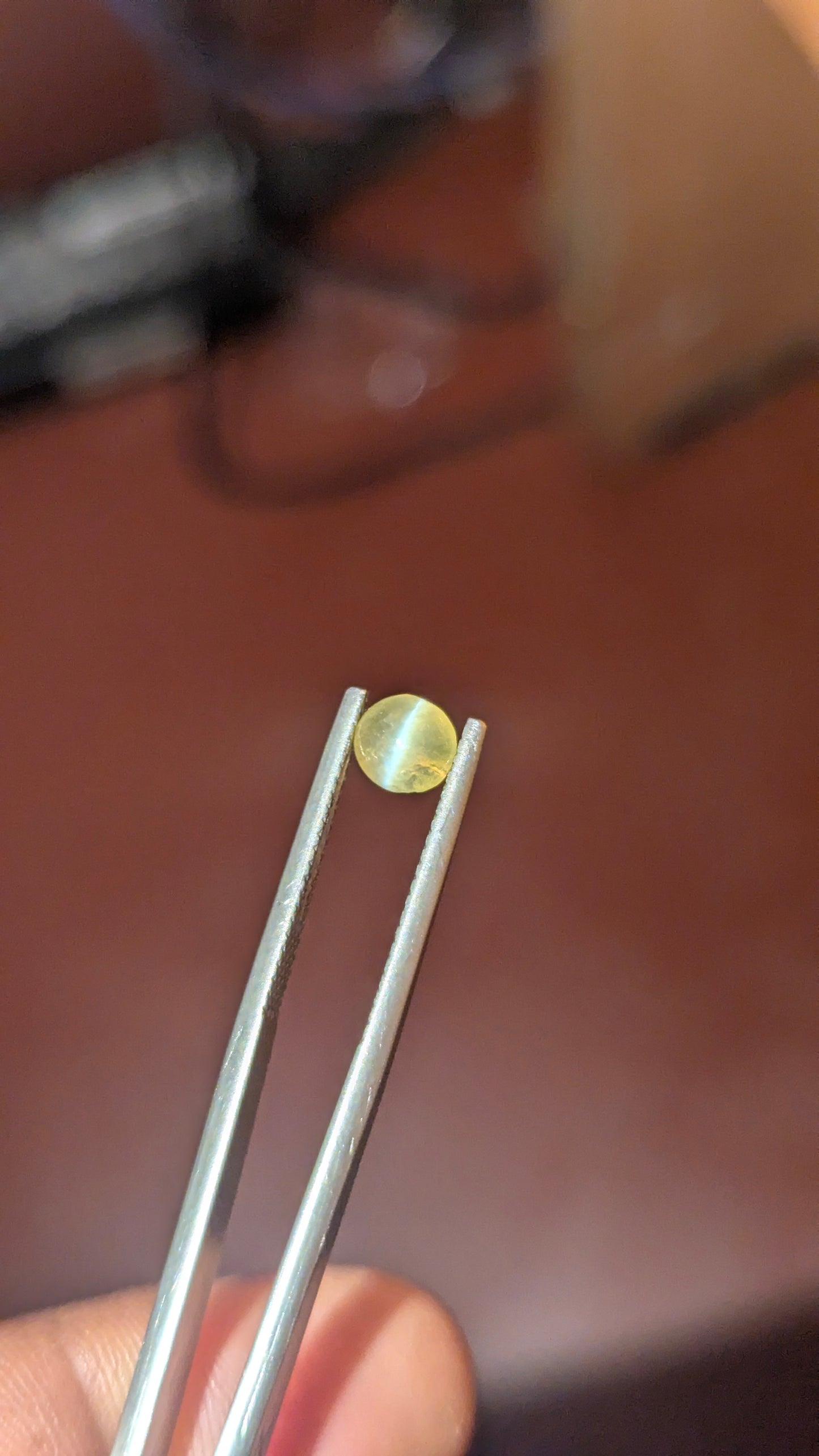 Natural Chrysoberyl Cat's Eye 0.94 Ct | Sharp Chatoyancy | Sri Lanka