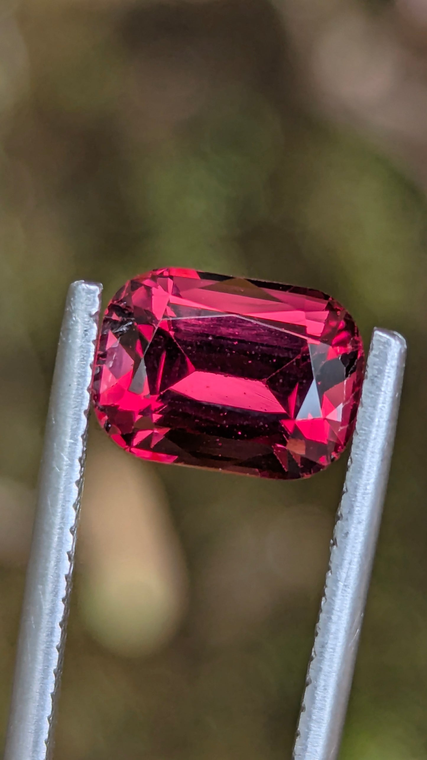 Natural Rhodolite Garnet 3.15 Ct | VVS | Elahara Sri Lanka