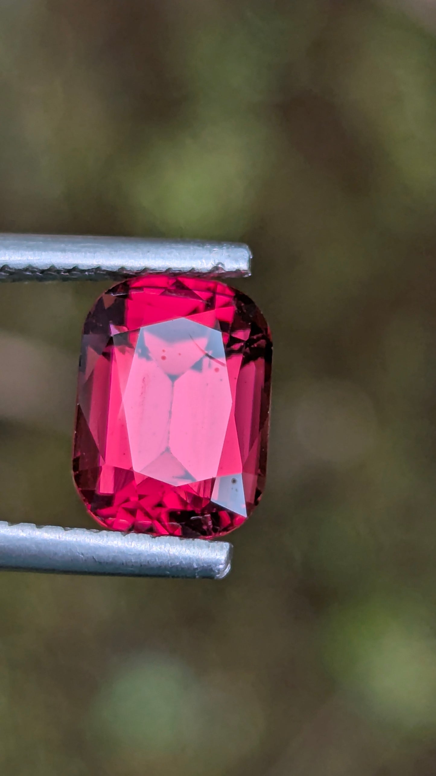 Natural Rhodolite Garnet 3.15 Ct | VVS | Elahara Sri Lanka