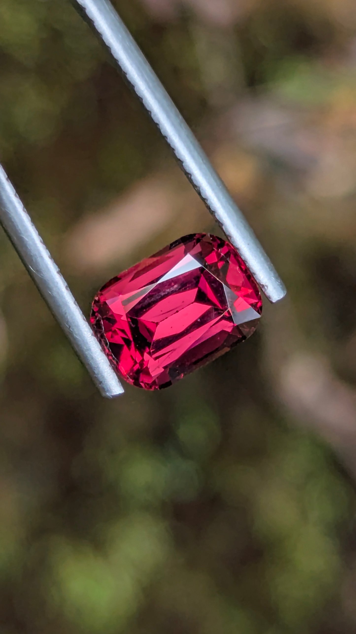 Natural Rhodolite Garnet 3.15 Ct | VVS | Elahara Sri Lanka