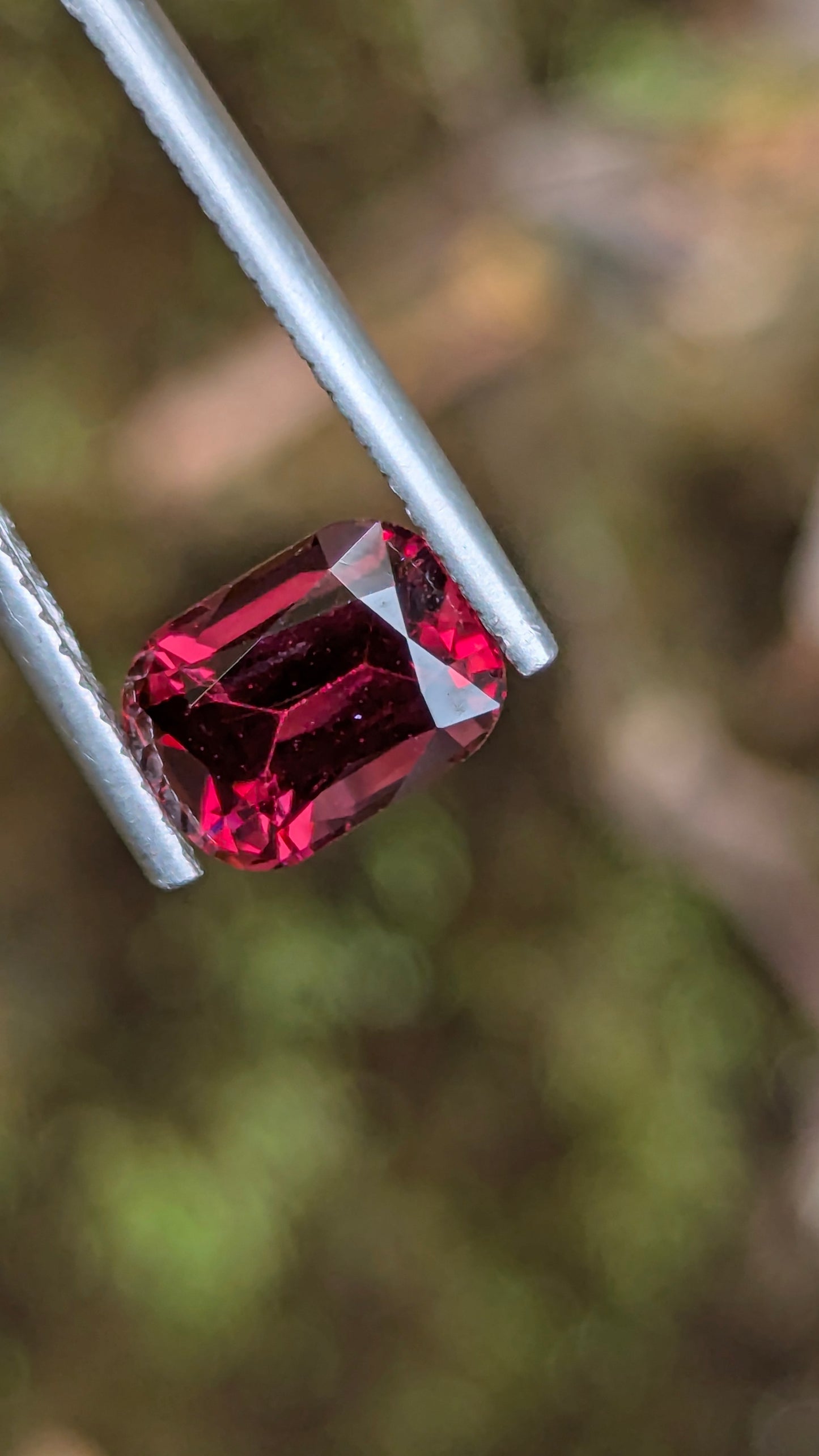 Natural Rhodolite Garnet 3.15 Ct | VVS | Elahara Sri Lanka