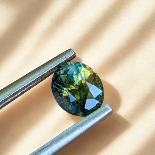 Natural Bicolour Sapphire 0.94ct VVS Heated | 6×5mm Oval Loose Gemstone | Ceylon Two Tone Sapphire